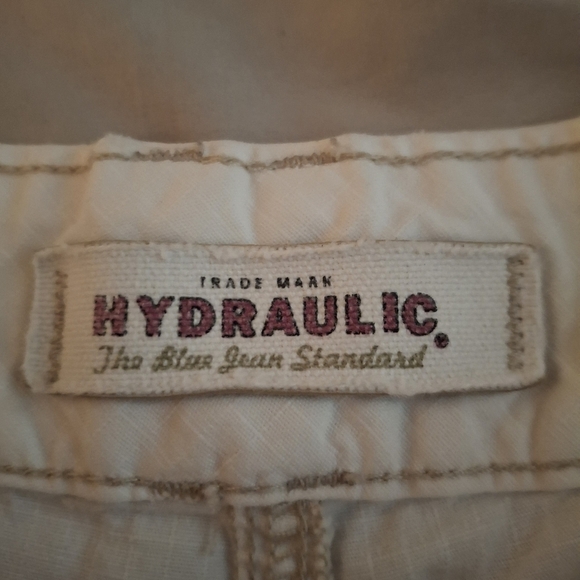 Hydraulic Women's Cream Capris Pants - Picture 9 of 10
